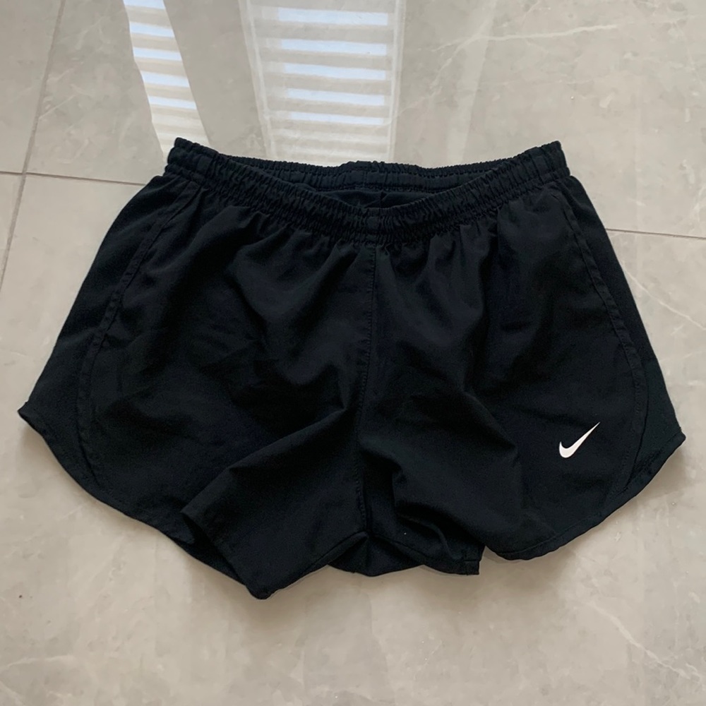 KIDS NIKE black workout shorts. Size M.